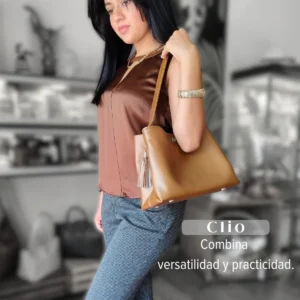 Bolso Clio de cuero genuino, hecho a mano en Honduras.